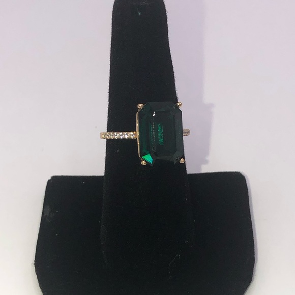 5ct Emerald Ring - Picture 5 of 8